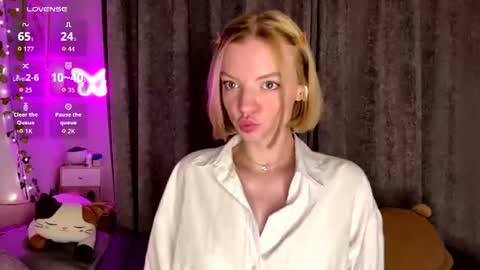 Snapshot of cristinekondo chatting on 08/09/26, 05:07 Marry online show from 08/09/26, 05:07
