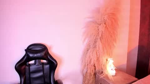 Snapshot of cristinerain chatting on 06/30/26, 05:30 CristineRain online show from 06/30/26, 05:30