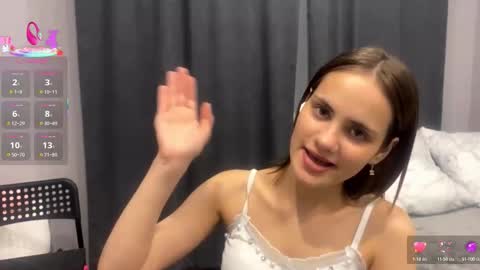 Snapshot of cristinevaissiere chatting on 09/10/25, 04:18 Anne online show from 09/10/25, 04:18