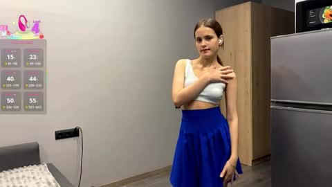 Snapshot of cristinevaissiere chatting on 09/11/25, 04:07 Anne online show from 09/11/25, 04:07