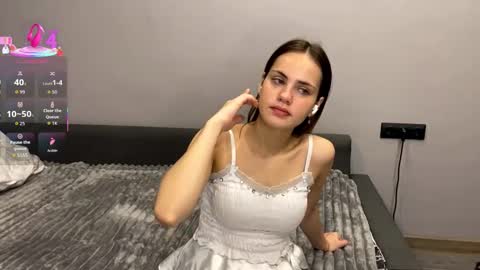Snapshot of cristinevaissiere chatting on 09/20/25, 04:08 Anne online show from 09/20/25, 04:08
