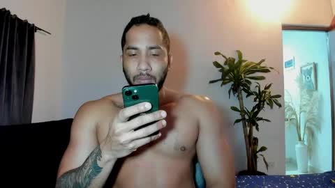 Snapshot of cristobal12cock chatting on 04/19/26, 10:56 Cristian online show from 04/19/26, 10:56