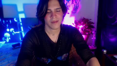 Snapshot of cristopher_069 chatting on 12/13/24, 11:17 Cristopher online show from 12/13/24, 11:17