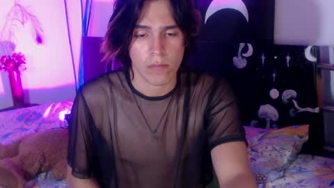 Snapshot of cristopher_069 chatting on 01/08/25, 02:25 Cristopher online show from 01/08/25, 02:25