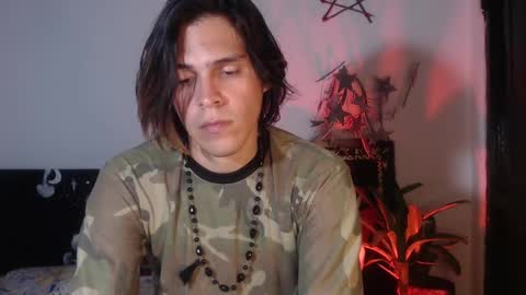 Snapshot of cristopher_069 chatting on 01/14/25, 01:26 Cristopher online show from 01/14/25, 01:26