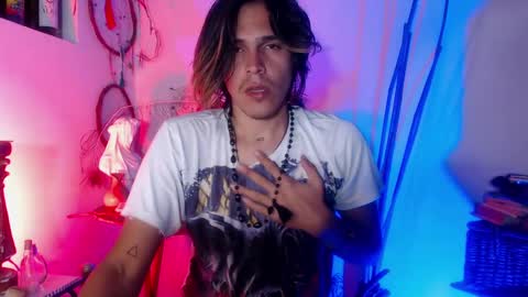 Snapshot of cristopher_069 chatting on 01/31/25, 01:22 Cristopher online show from 01/31/25, 01:22