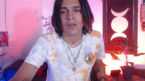 Snapshot of cristopher_069 chatting on 02/16/25, 02:32 Cristopher online show from 02/16/25, 02:32