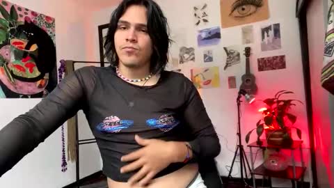 Snapshot of cristopher_069 chatting on 04/15/26, 06:48 Cristopher online show from 04/15/26, 06:48