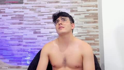 Snapshot of cristopher_russo chatting on 05/15/26, 11:01 CRISTOPHER online show from 05/15/26, 11:01