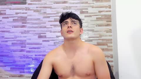 Snapshot of cristopher_russo chatting on 05/15/26, 11:56 CRISTOPHER online show from 05/15/26, 11:56