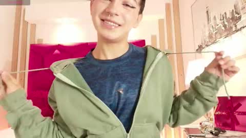 Snapshot of cristopher_wild chatting on 03/18/26, 08:34 Cristopher online show from 03/18/26, 08:34