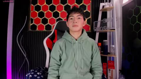 Snapshot of cristopher_wild chatting on 04/17/26, 08:12 Cristopher online show from 04/17/26, 08:12