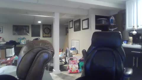 Snapshot of crm400 chatting on 11/07/25, 01:16 billybasement online show from 11/07/25, 01:16