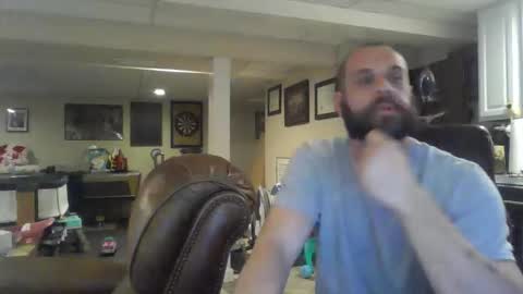 Snapshot of crm400 chatting on 11/15/25, 01:58 billybasement online show from 11/15/25, 01:58