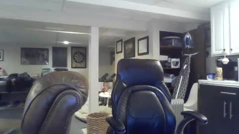 Snapshot of crm400 chatting on 11/23/25, 02:55 billybasement online show from 11/23/25, 02:55