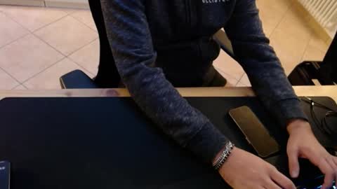 Snapshot of crocken_bisc chatting on 11/29/25, 03:48 crocken_bisc online show from 11/29/25, 03:48