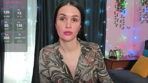 Snapshot of cross_the_line chatting on 12/20/25, 10:33 xx Amina xx online show from 12/20/25, 10:33