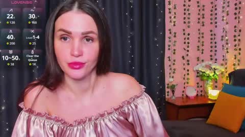 Snapshot of cross_the_line chatting on 04/26/26, 08:01 xx Amina xx online show from 04/26/26, 08:01