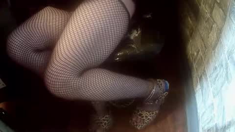 Snapshot of crossdresser_krystal chatting on 09/16/25, 06:31 crossdresser krystal online show from 09/16/25, 06:31