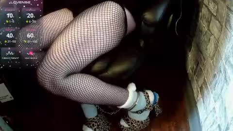 Snapshot of crossdresser_krystal chatting on 04/16/26, 05:03 crossdresser krystal online show from 04/16/26, 05:03