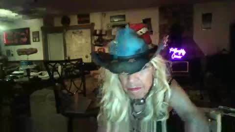 Snapshot of crossdrsr1 chatting on 09/20/25, 03:29 crossdrsr1 online show from 09/20/25, 03:29