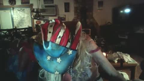 Snapshot of crossdrsr1 chatting on 12/16/25, 12:26 crossdrsr1 online show from 12/16/25, 12:26