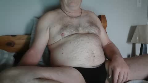 Snapshot of crowbarbi chatting on 04/17/26, 11:35 Crowbarbi online show from 04/17/26, 11:35