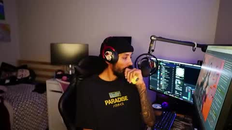 Snapshot of croxfox chatting on 04/04/26, 07:28 croxfoxden online show from 04/04/26, 07:28