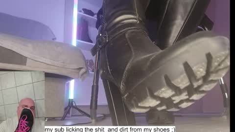 Snapshot of cruel_siren chatting on 10/25/25, 08:58 Cruel Siren online show from 10/25/25, 08:58