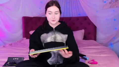 Kitty online show from 05/11/26, 08:28