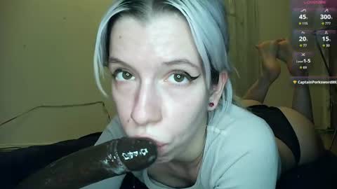 Snapshot of cruellagoth chatting on 07/03/26, 01:12 Cruella online show from 07/03/26, 01:12
