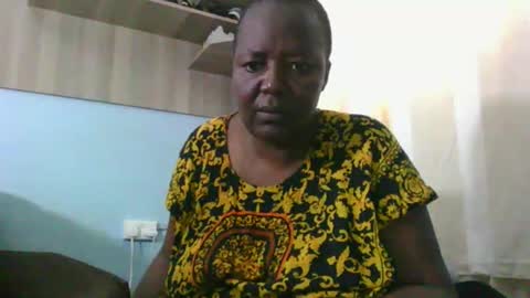 crunchy_g24 online show from 11/12/25, 08:48