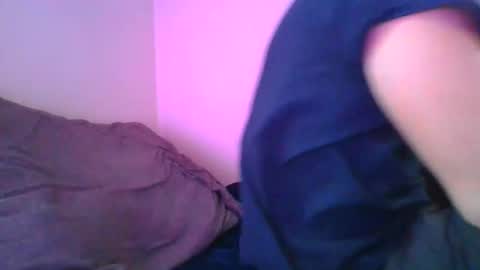 Snapshot of crush380 chatting on 01/07/25, 04:05 Crush380 online show from 01/07/25, 04:05