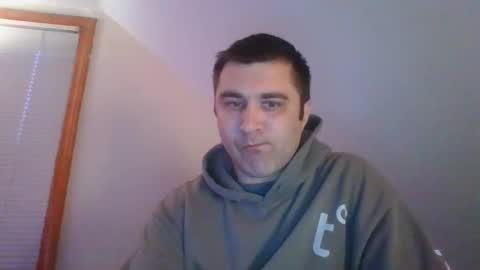 Snapshot of crush380 chatting on 04/02/26, 10:51 Crush380 online show from 04/02/26, 10:51