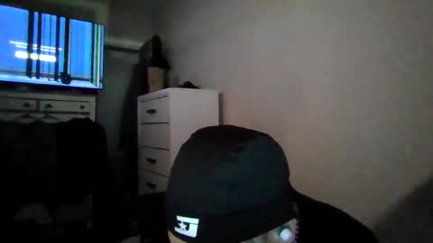 Snapshot of cruz815 chatting on 04/08/26, 10:15 cruz815 online show from 04/08/26, 10:15