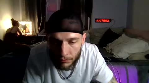 Snapshot of cruz815 chatting on 05/06/26, 03:02 cruz815 online show from 05/06/26, 03:02