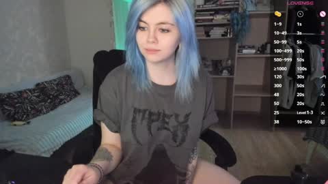 Snapshot of cryptobjgirlv2 chatting on 04/07/26, 09:21 Lilith online show from 04/07/26, 09:21