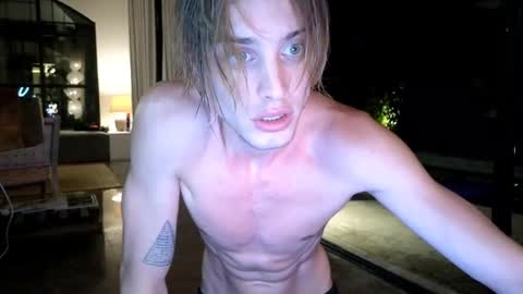 Snapshot of cryptongood chatting on 02/16/25, 02:54 Lin inst lingoodyy online show from 02/16/25, 02:54