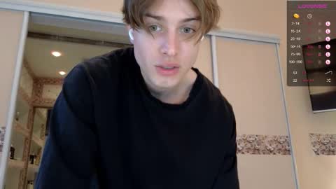 Snapshot of cryptongood chatting on 10/21/25, 02:18 Lin inst lingoodyy online show from 10/21/25, 02:18