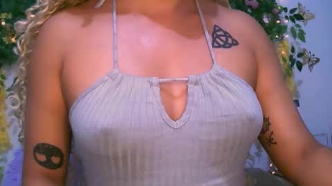 crysrus online show from 12/01/25, 12:04