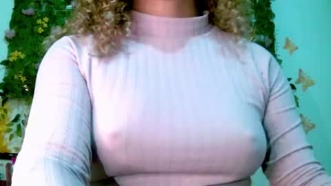 Snapshot of crysrus chatting on 03/08/26, 02:54 crysrus online show from 03/08/26, 02:54