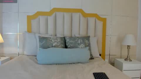 Snapshot of crysta_lrose_ chatting on 02/11/26, 11:37 Crystal Rose online show from 02/11/26, 11:37