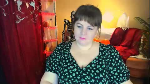 Snapshot of crystaalstaar chatting on 10/23/25, 10:41 Anna online show from 10/23/25, 10:41