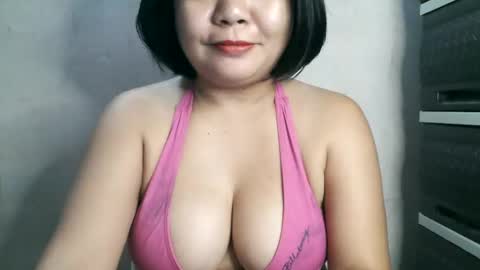 Snapshot of crystal_april chatting on 02/05/25, 05:52 Crys online show from 02/05/25, 05:52
