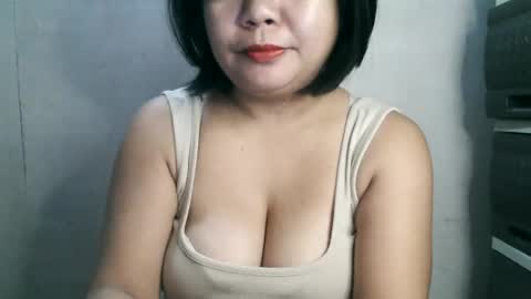 Snapshot of crystal_april chatting on 02/06/25, 12:43 Crys online show from 02/06/25, 12:43