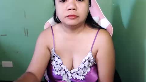 Snapshot of crystal_april chatting on 10/13/25, 01:05 Crys online show from 10/13/25, 01:05