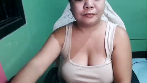 Snapshot of crystal_april chatting on 06/27/26, 04:56 Crys online show from 06/27/26, 04:56