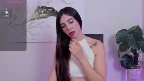 Snapshot of crystal_arlette chatting on 07/16/26, 02:01 crystal_arlette online show from 07/16/26, 02:01