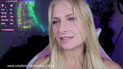 Snapshot of crystal_blond chatting on 10/03/25, 10:07 Crystal online show from 10/03/25, 10:07