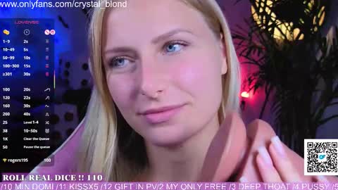 Snapshot of crystal_blond chatting on 10/10/25, 08:52 Crystal online show from 10/10/25, 08:52